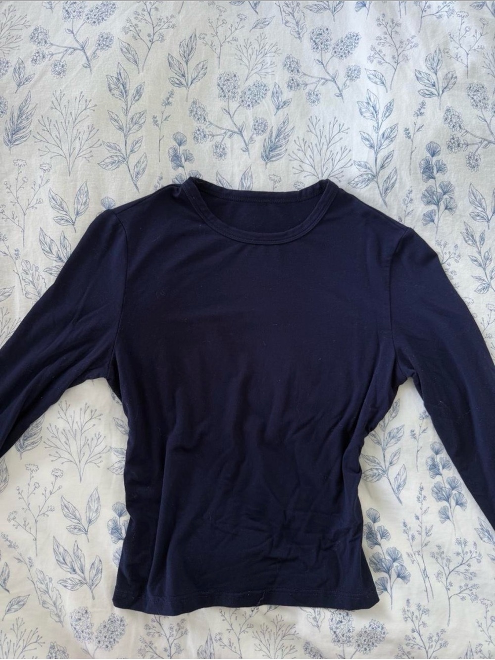 Amazon Essentials Navy Blue Long Sleeve Crewneck Basic T-Shirt Size Medium